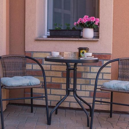 Teubel Apartman 2 Секешфехервар Экстерьер фото