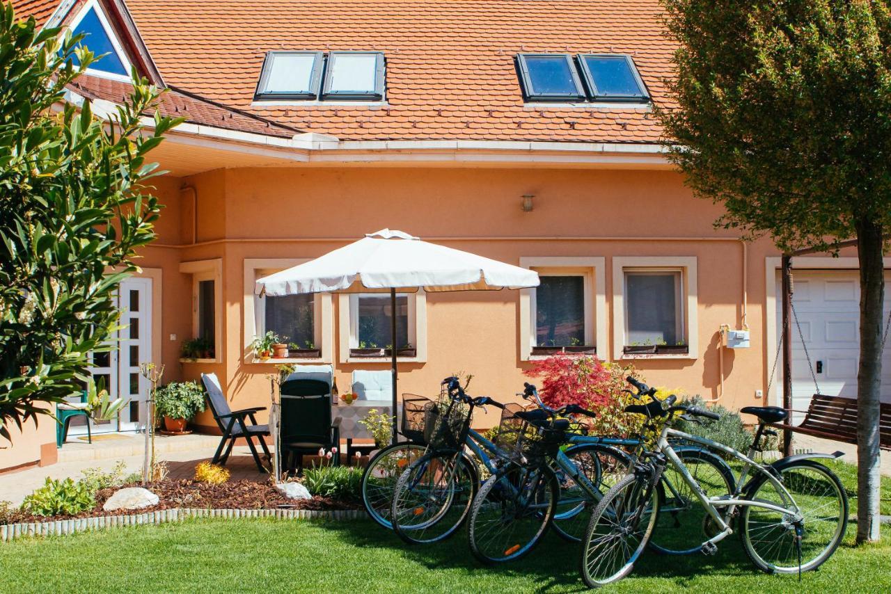 Teubel Apartman 2 Секешфехервар Экстерьер фото